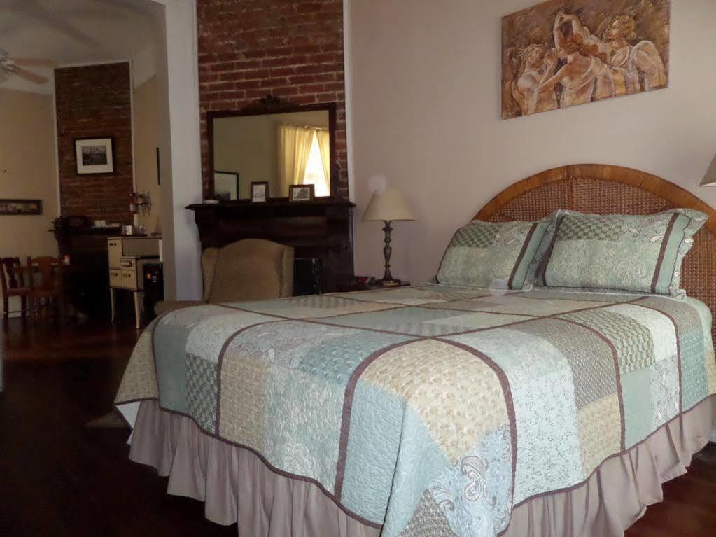 Garden District Bed And Breakfast Nova Orleães Exterior foto