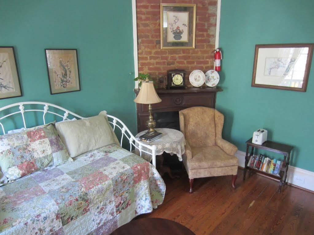 Garden District Bed And Breakfast Nova Orleães Exterior foto